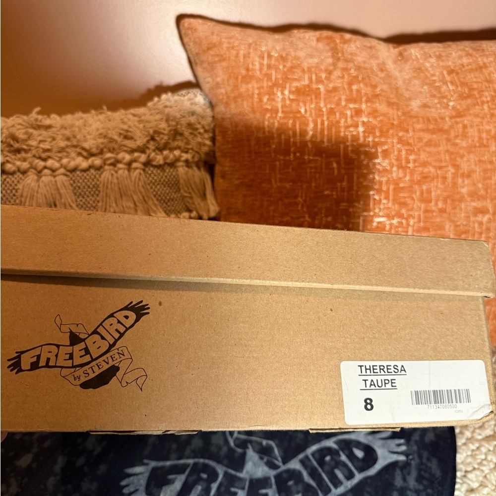 Freebird Theresa Taupe sz 8 Cut-Out Heeled Boots - Picture 5 of 5